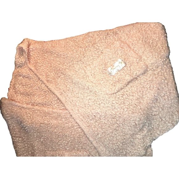 PINK Giving Shawl Baby soft with pockets - Picture 3 of 7